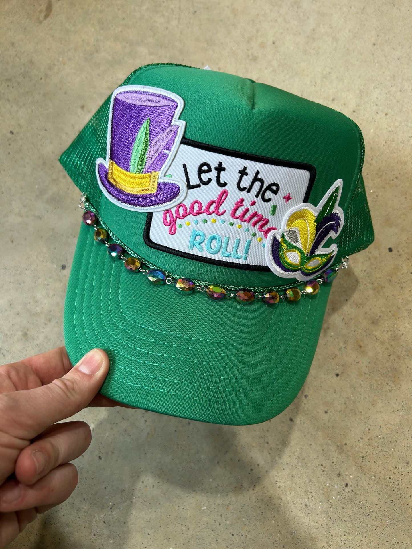 Oval Peacock Trucker Hat Chain