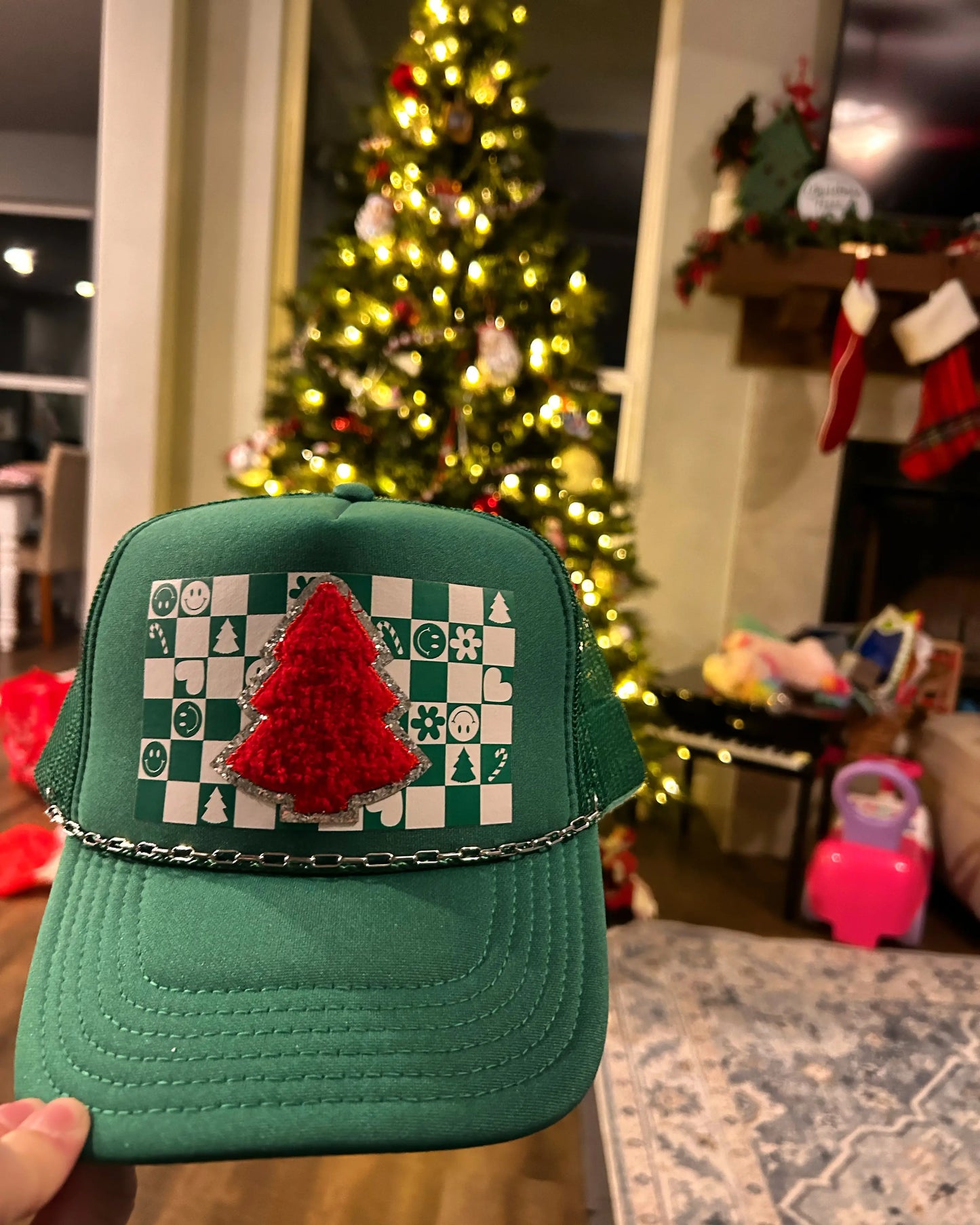 Small Paperclip Trucker Hat Chain